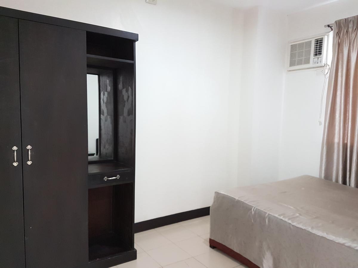 Strawberry Residences Cebu Bagian luar foto